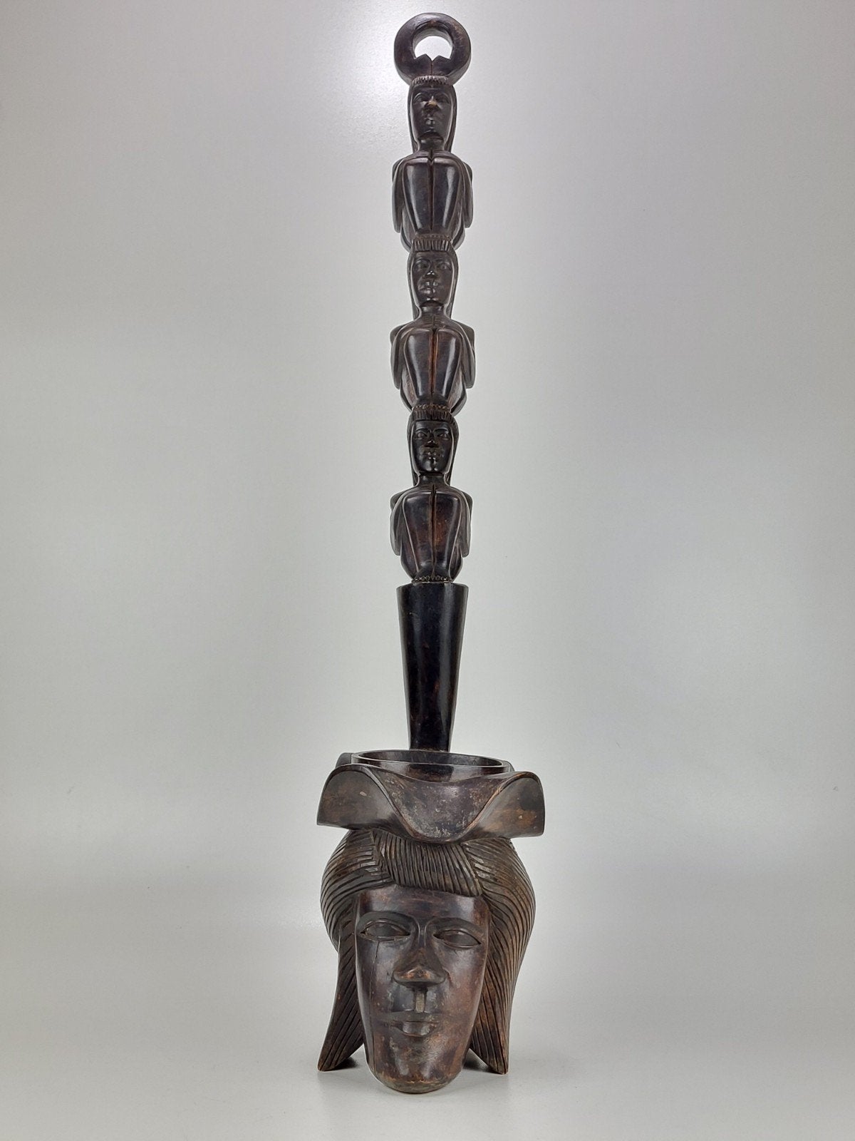 Statue totem en bois unique et impressionnante, Enlèvement ou Envoi, Sculpture, Bois