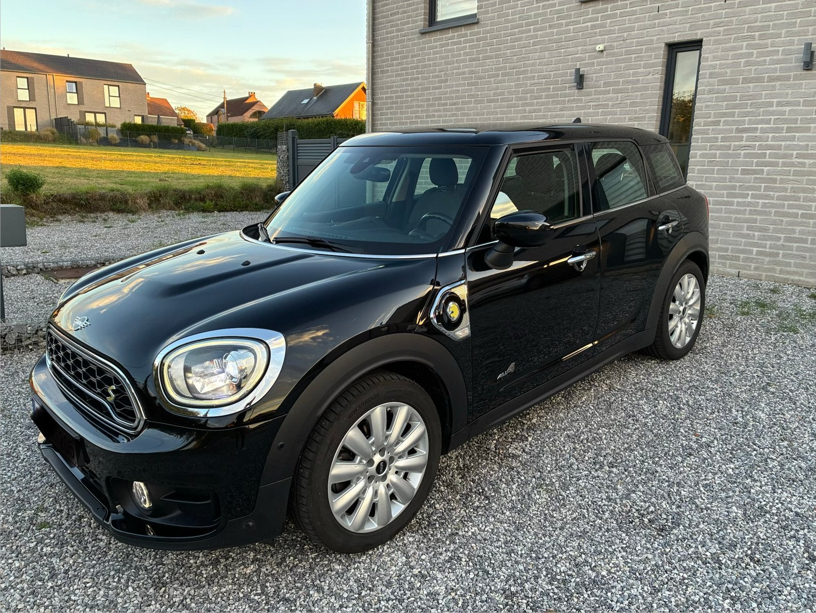 MINI Countryman SE ALL4 Hybrid (224 pk) — 2019 — 147.000 km, Automaat, Countryman, Leder en Stof, Zwart