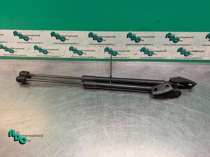 Set Gasdempers Achterklep van een Suzuki Swift (Swift 05-), Gebruikt, -, -, Ophalen of Verzenden