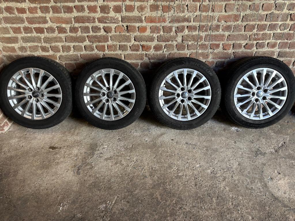 Audi Q2 alu velgen met zomerband, Ophalen, Banden en Velgen, 17 inch, Personenwagen