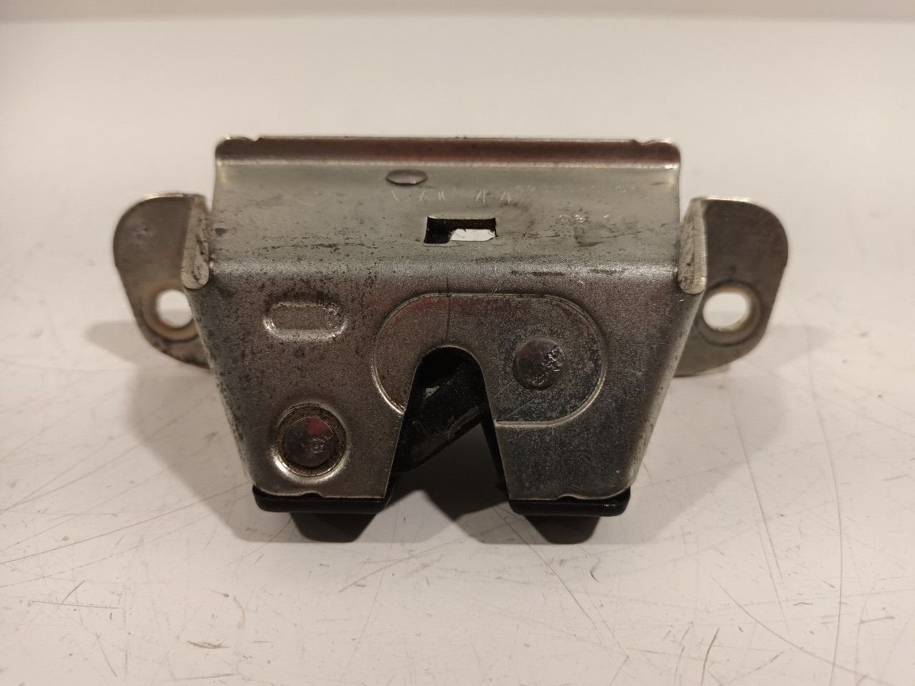 Slot mechaniek kofferdeksel achterklep Citroën C1, Onderdelen@venauto.nl, Van der Ven Autorecycling B.V., Gebruikt, Ettenseweg 76, 4706 PB Roosendaal, The Netherlands