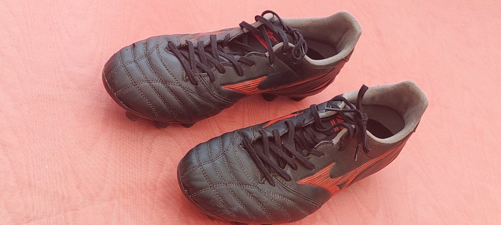 voetbalschoenen maat 44 morelia, Enlèvement ou Envoi, Comme neuf, Chaussures