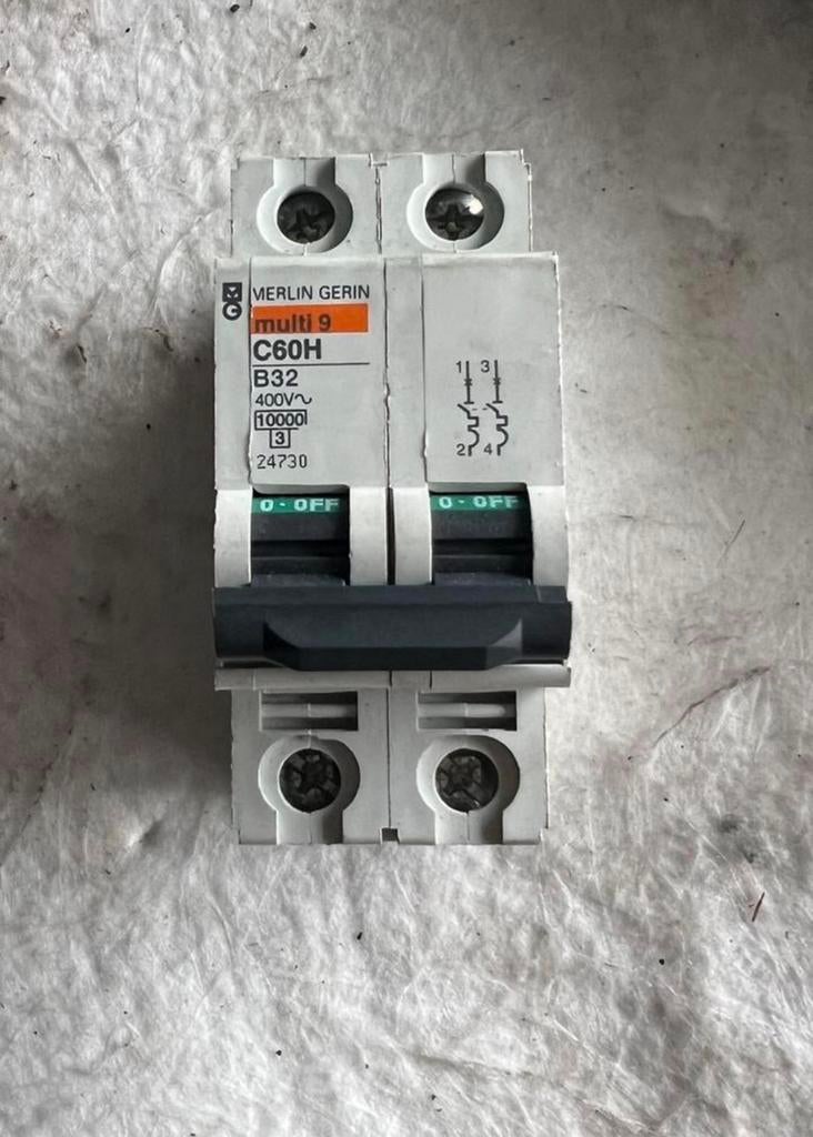 Merlin Gerin C60H B32 zekering, Doe-het-zelf en Bouw, Ophalen