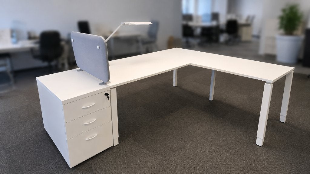 Bureau avec retour et caisson, Atelier, Enlèvement, Neuf, sans emballage, Bureau