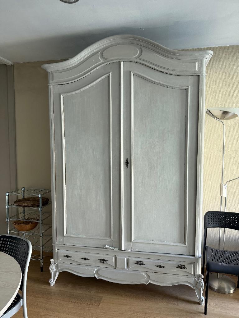 Houten Kast - Dubbele deur, Ophalen