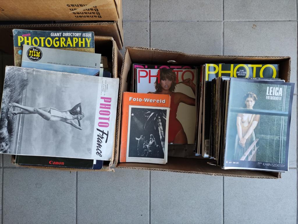 Des boîtes remplies de magazines photo vintage, Livres, Journaux & Revues, Enlèvement ou Envoi