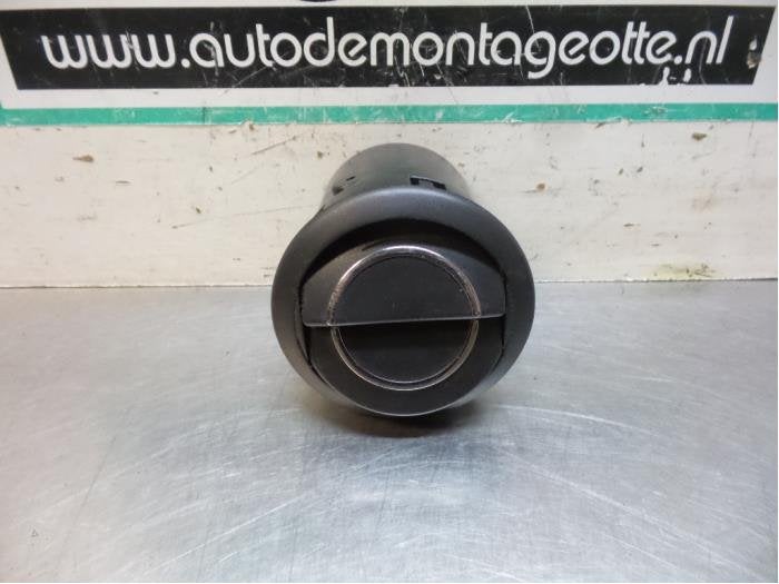 Grille aération tableau de bord d'un Alfa Romeo Mito, -, 3 mois de garantie, Utilisé, Alfa Romeo