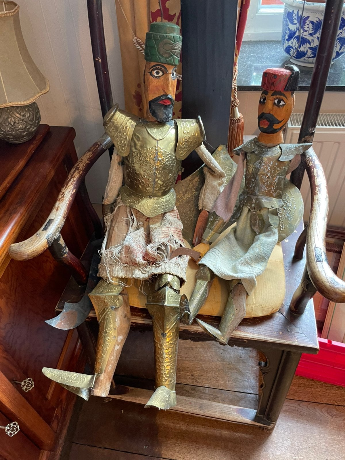 Marionnettes liegeoises, Antiquités & Art, Enlèvement