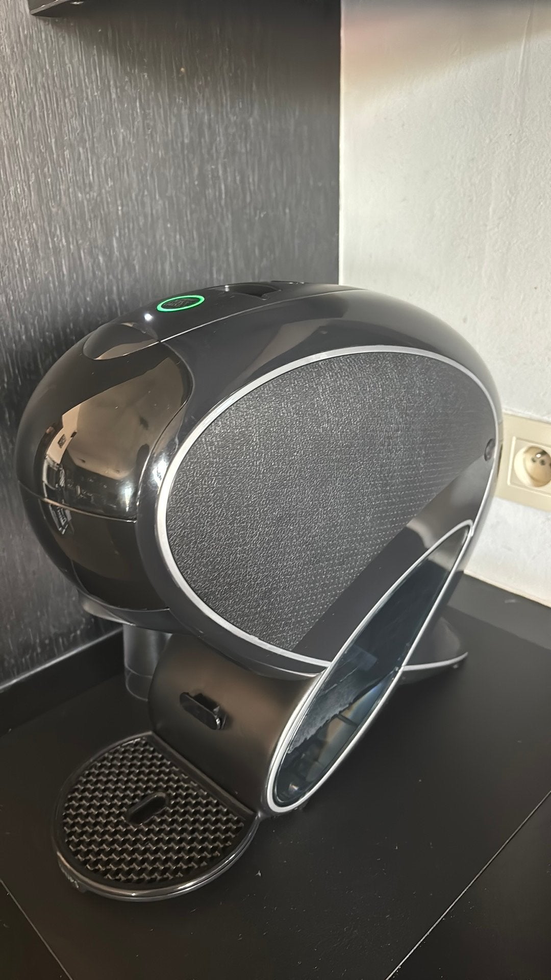 Koffiemachine dolce gusto nieuwstaat, Ophalen, Zo goed als nieuw, Koffiemachine