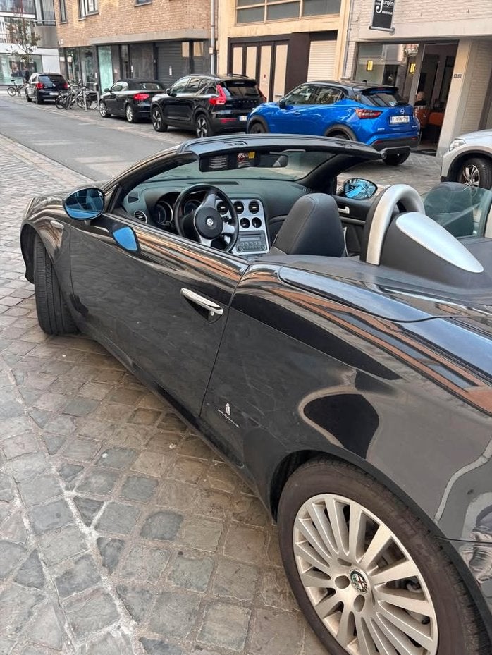 Alfa Romeo Spider 2.2 JTS Exclusive | 48 500 km | 1er prop, Autos, Alfa Romeo, Achat, Boîte manuelle, Noir, 2 portes