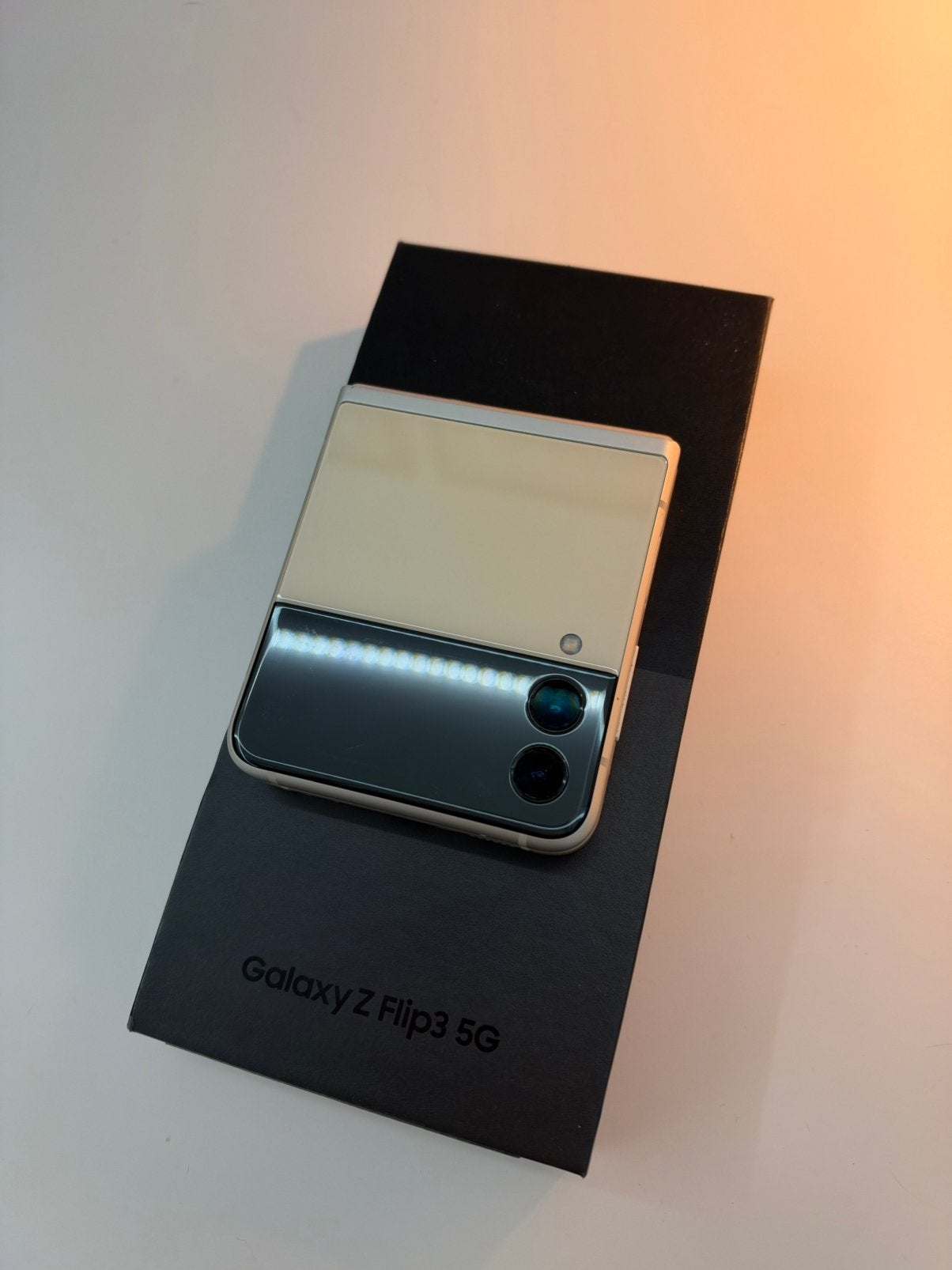 Samsung Galaxy Z Flip 3, Telecommunicatie, Ophalen of Verzenden, Zo goed als nieuw, Galaxy Z Flip