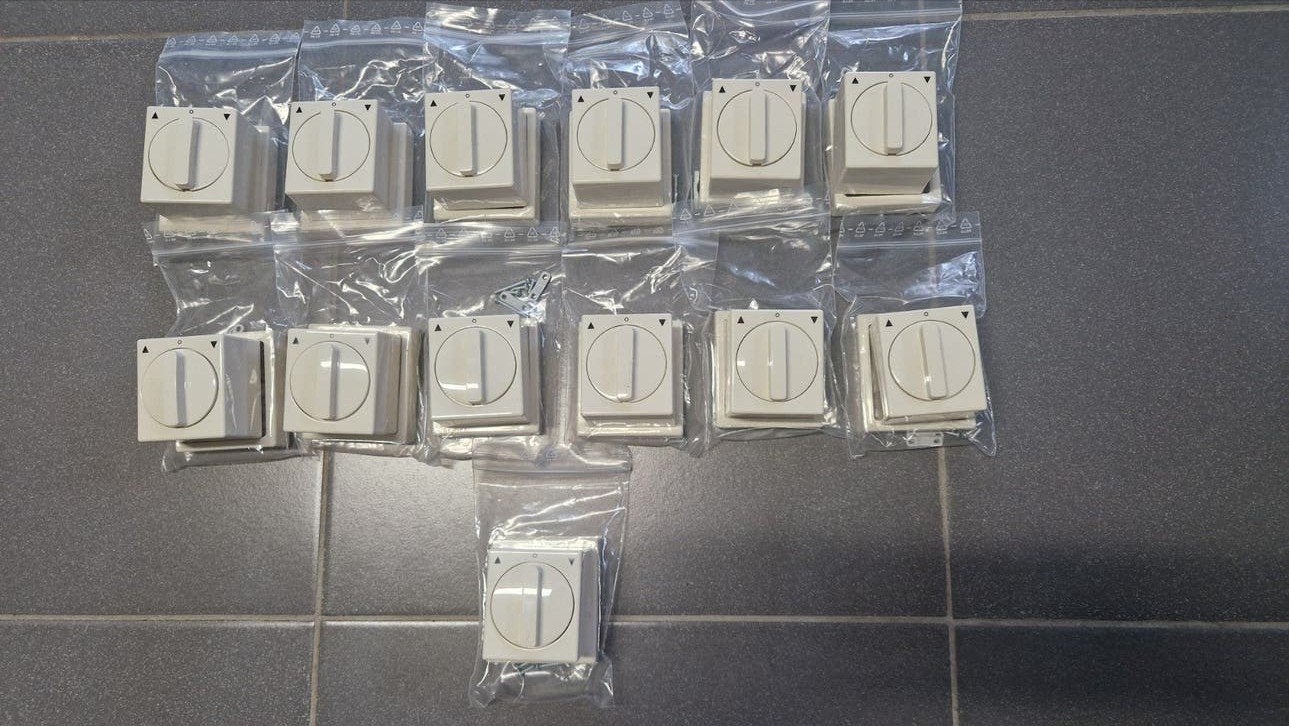 13 Schakelaars voor rolluiken en screens, Doe-het-zelf en Bouw, Ophalen, Nieuw