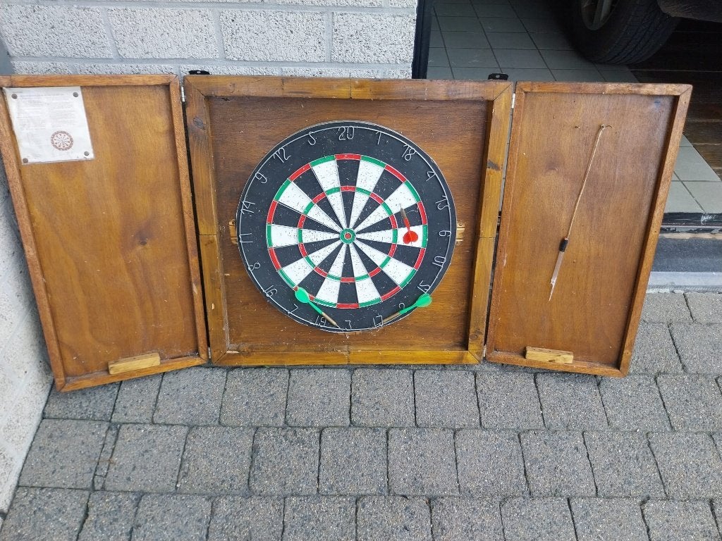 Darts in originele kast, Ophalen, Gebruikt