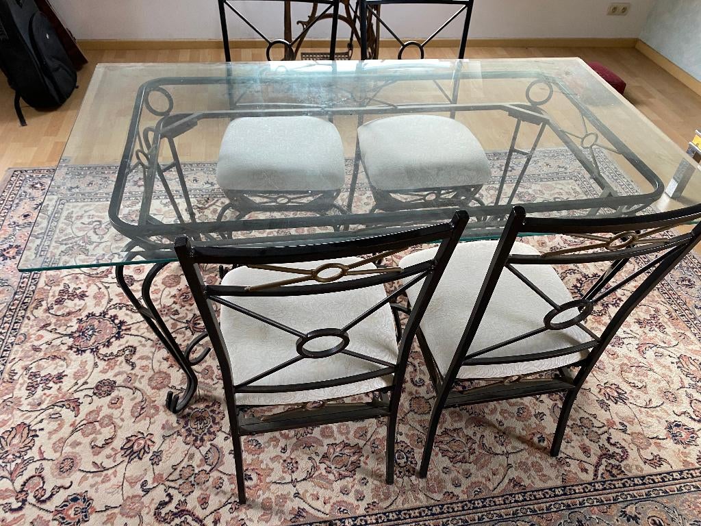 mooie ijzeren tafel met glasblad en 4 ijzeren stoelen, Ophalen, 50 tot 100 cm, Zo goed als nieuw, Vijf personen of meer