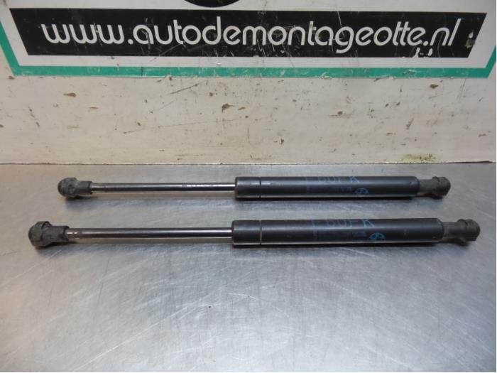 Gasdemper Motorkap Set van een BMW 5-Serie (5-Serie 02-), Gebruikt, -, -, Ophalen of Verzenden