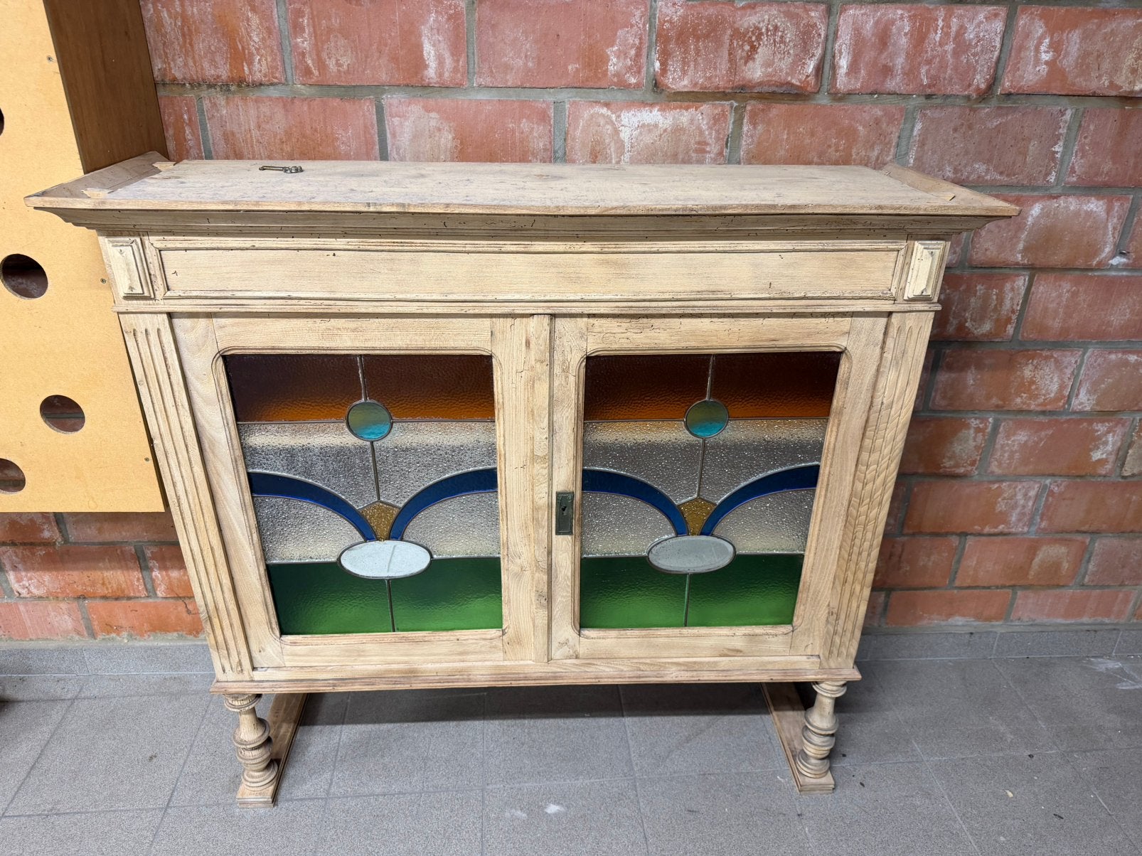 Gezandstraalde eiken kast te koop, Enlèvement, Comme neuf, Verre