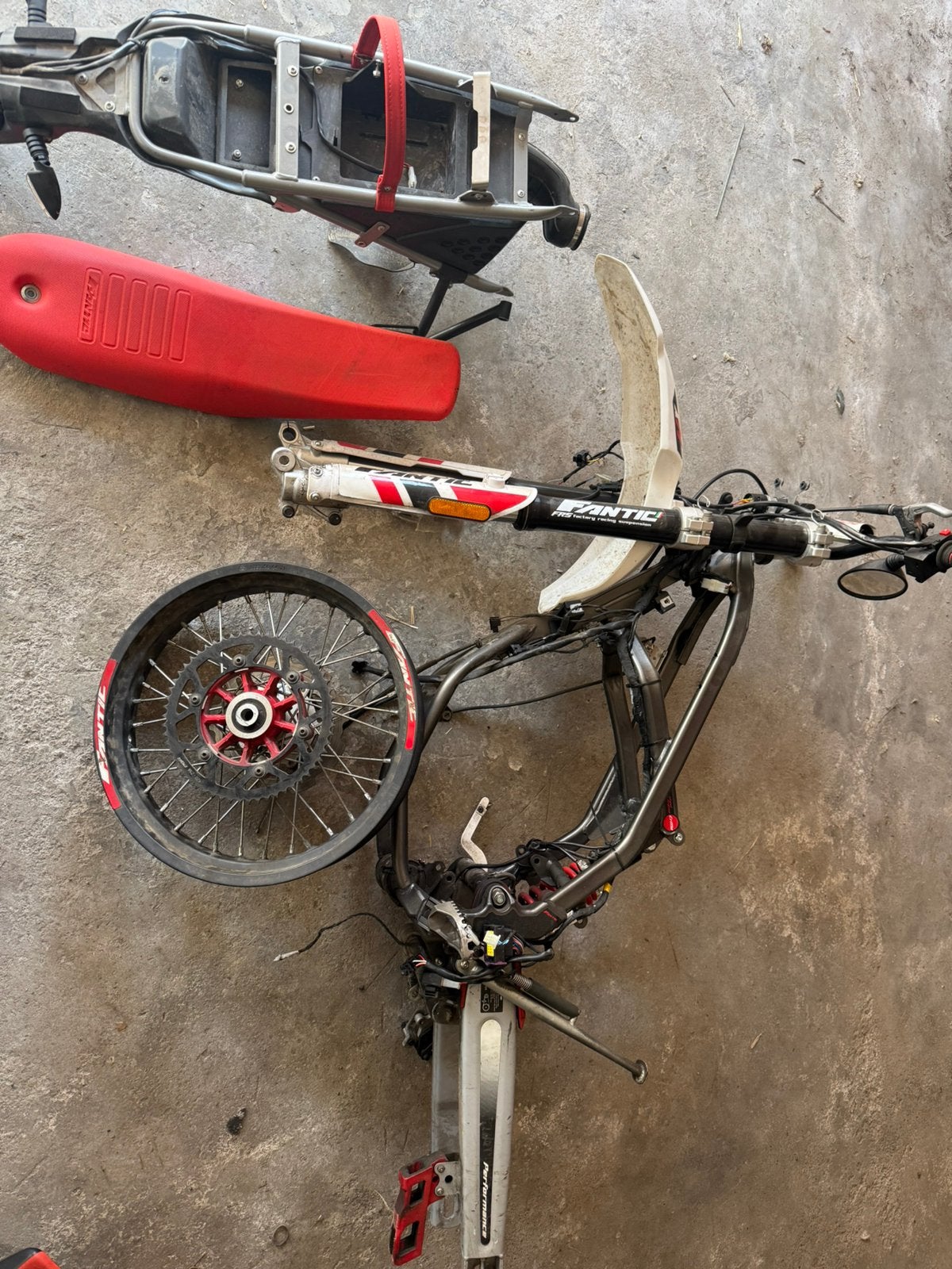 Cycle de fantic, Motoren, Ophalen, 1 cilinder, 11 kW of minder