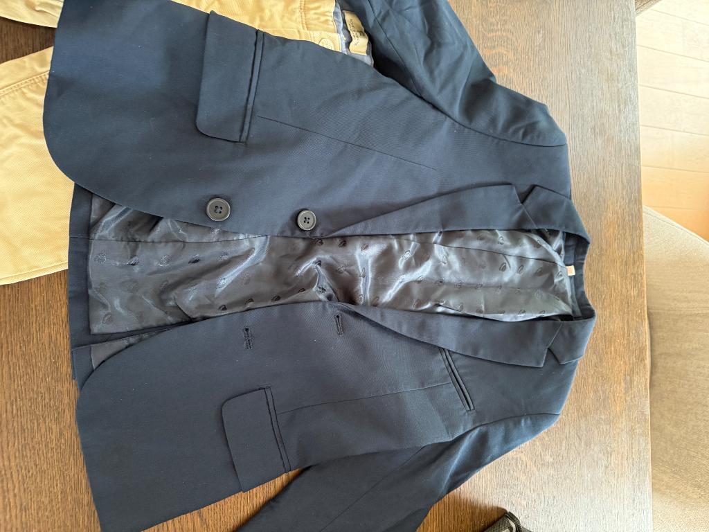 Communie vesten en kleding 7-8 en 10-12 jaar nieuw, Ophalen