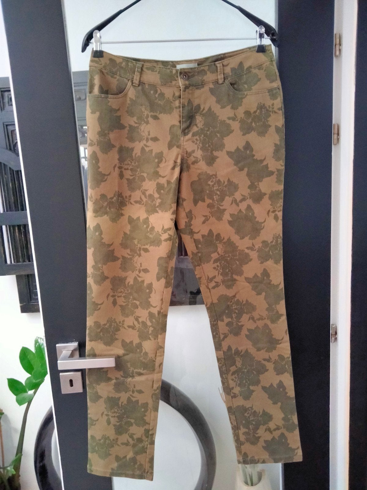 Broek met bloemenprint.Groen.Merk Vögele.42/44.Nieuwstaat., Ophalen of Verzenden, Groen