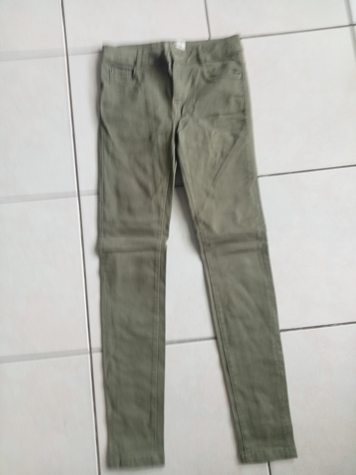 khaki broek maat 32, Vêtements | Femmes, Enlèvement ou Envoi