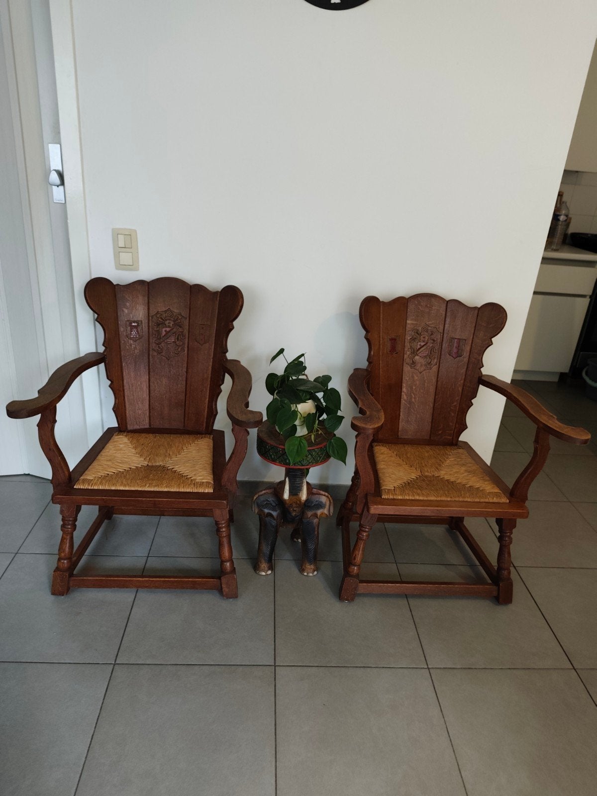 Antieke set van twee fauteuils, Ophalen