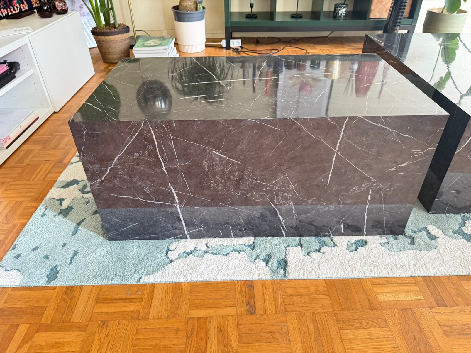 Zwarte marmeren salontafel - B: 90 cm, H 40 cm, D 50 cm, Ophalen, Zo goed als nieuw
