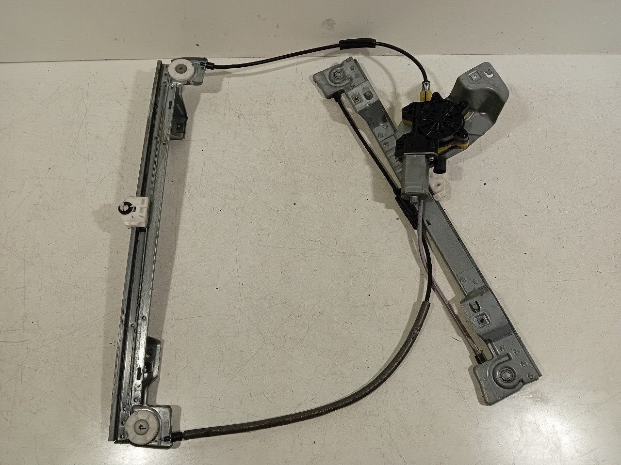 Raammechaniek elektrisch rechts voor Renault Kangoo, Onderdelen@venauto.nl, Van der Ven Autorecycling B.V., Gebruikt, Ettenseweg 76, 4706 PB Roosendaal, The Netherlands