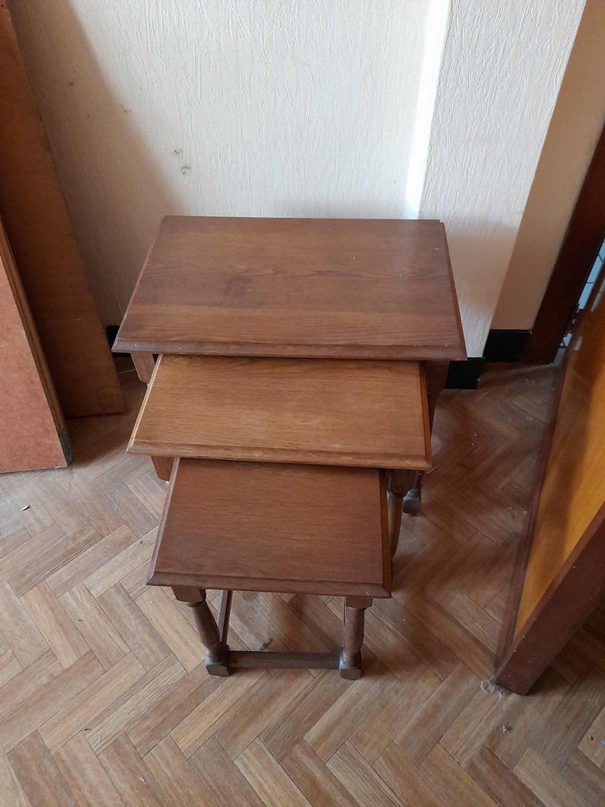 3 tables d'appoint en bois, Enlèvement