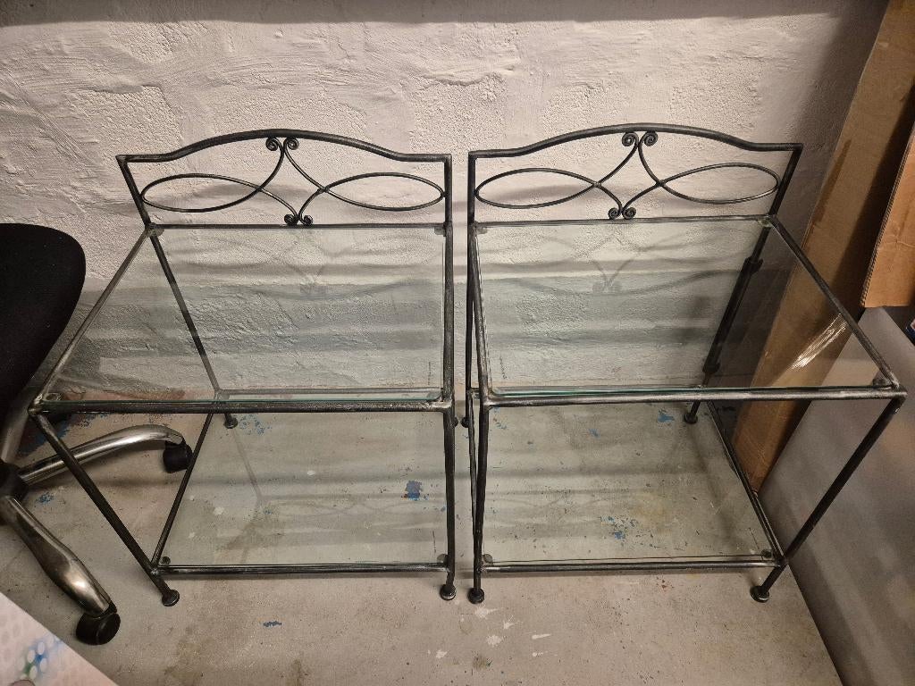 2 tables de nuit ou de chevet ou d'appoint, Enlèvement, Utilisé, Verre