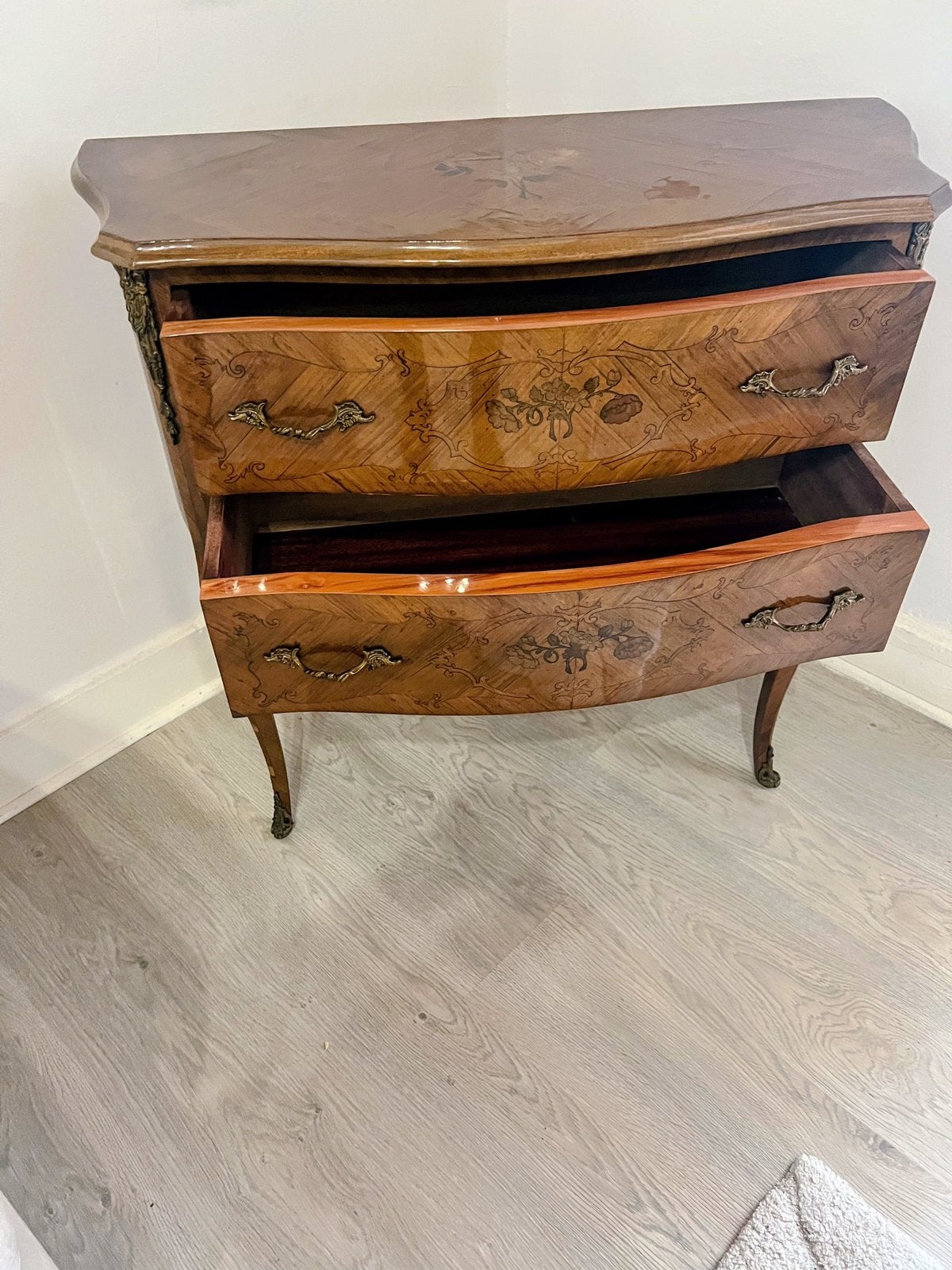 Meuble commode, Enlèvement