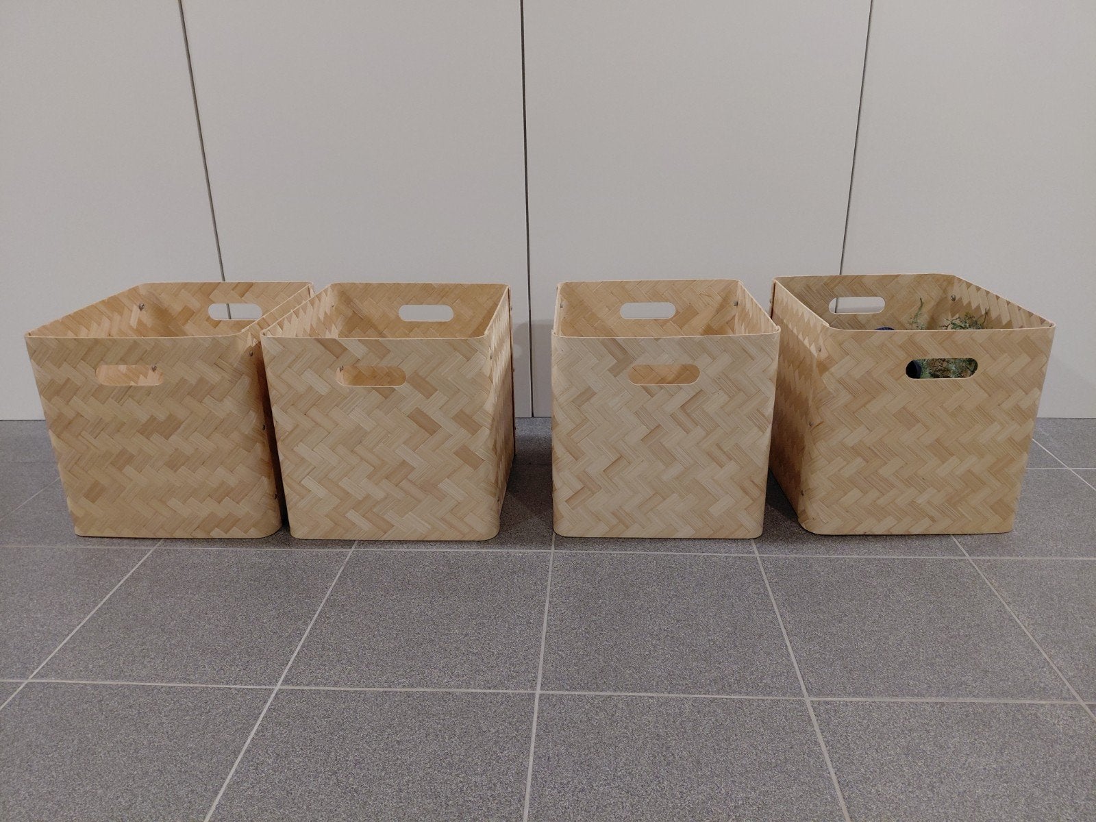 Ikea manden / bakken, Ophalen