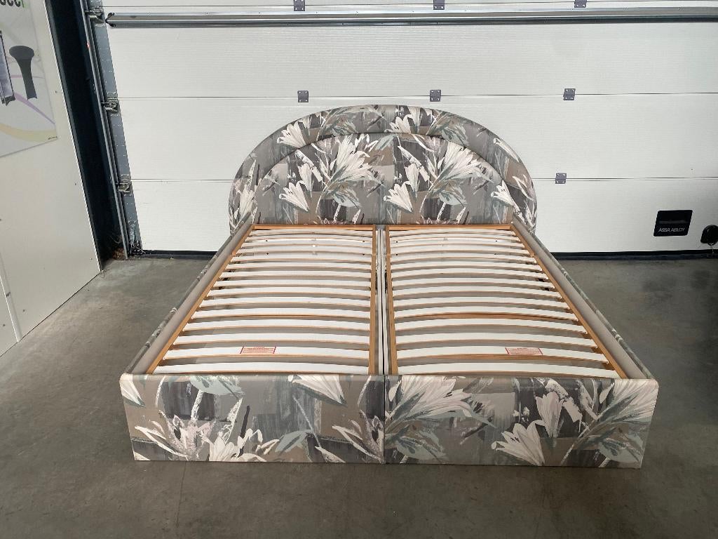 (66) Bed 180x200 met verstelbare lattenbodem, Enlèvement, Comme neuf