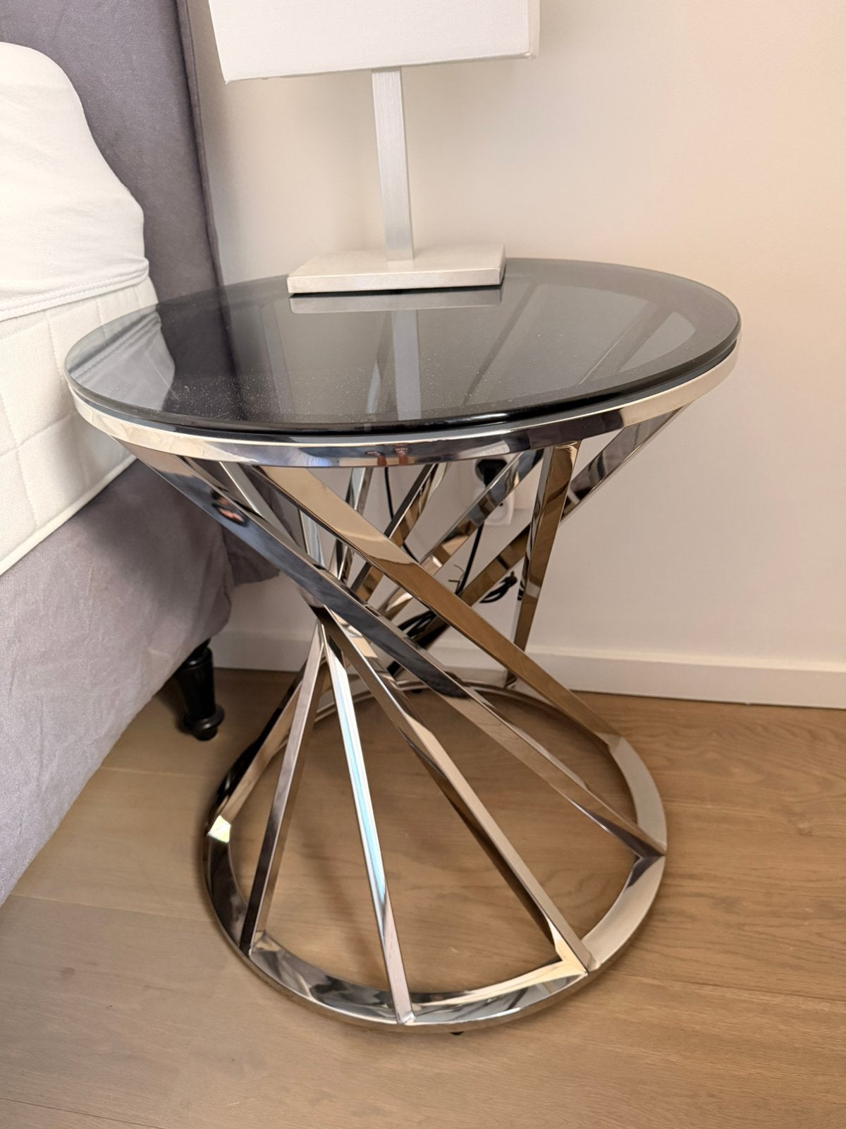 2 tables d'appoint chromées de 50 cm de diamètre, Enlèvement, Comme neuf