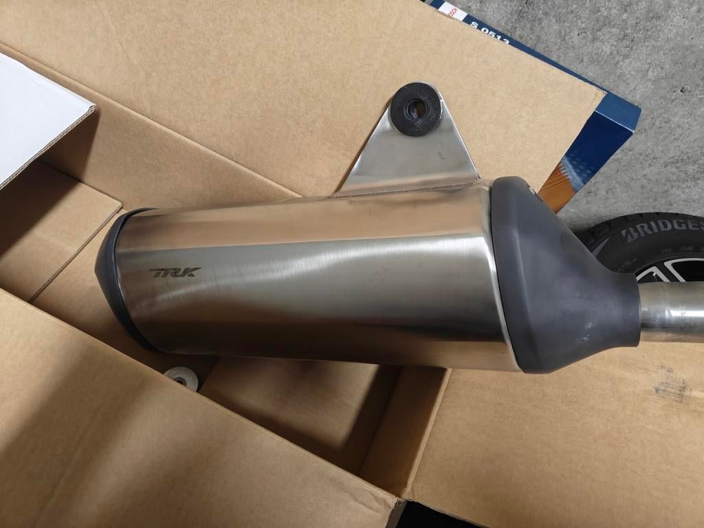 Originele uitlaat Trk 702, Motoren, Motoren | Benelli, Particulier