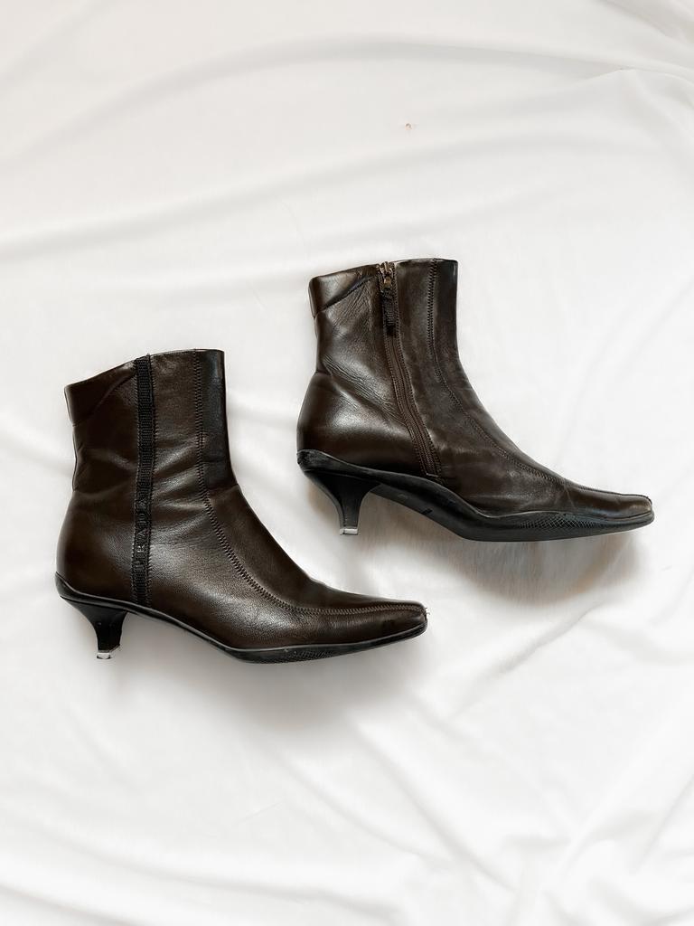 Prada vintage leren bruine laarzen met kittenhak, Kleding | Dames, Ophalen of Verzenden, Zo goed als nieuw