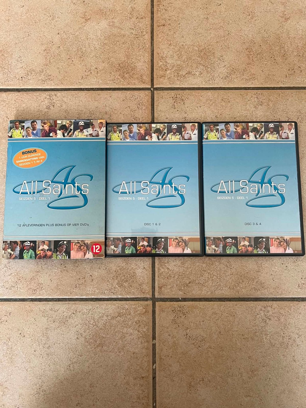 All Saints seizoen 5 dvd’s, Cd's en Dvd's, Ophalen of Verzenden, Seizoen 5, Bonusmateriaal