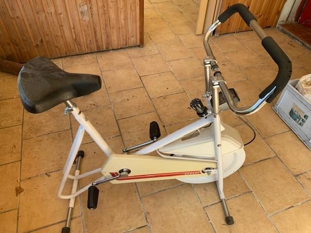 velo d'appartement, Jambes, Comme neuf, Enlèvement, Vélo d'appartement