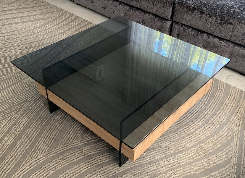 Moderne tafel te koop Zwart glazen blad met mooie houtlook, Ophalen, Nieuw