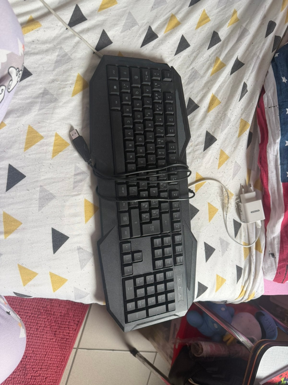 Clavier, Enlèvement, Comme neuf