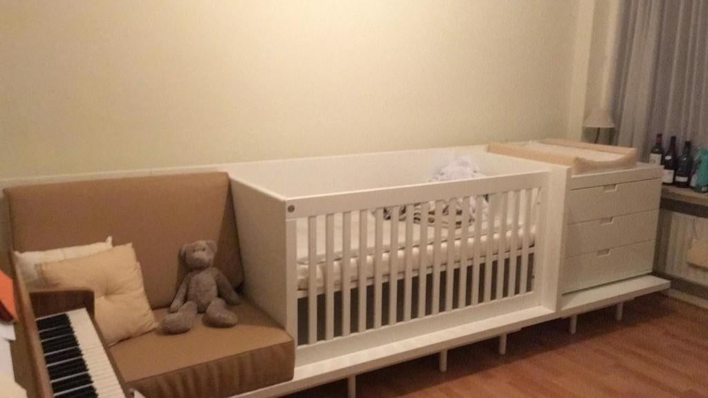 lit bebe 3 en 1(lit+canape+table langer), 85 à 100 cm, Enlèvement, Matelas, 180 cm ou plus