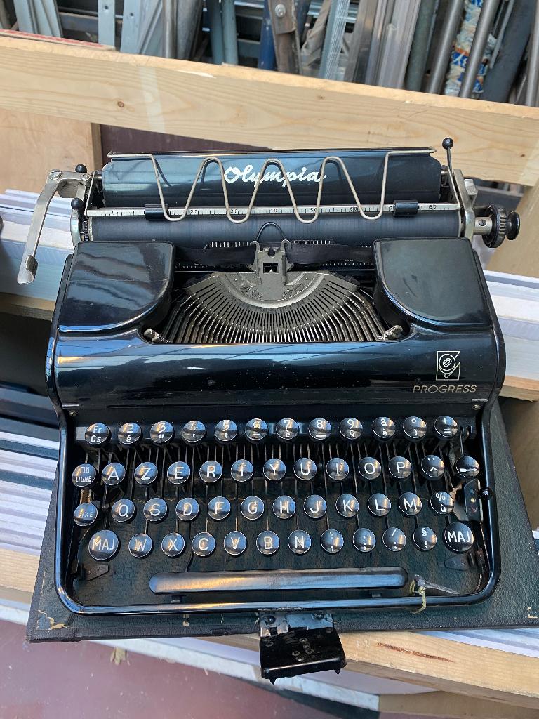 Olympia Typmachine, Enlèvement, Utilisé