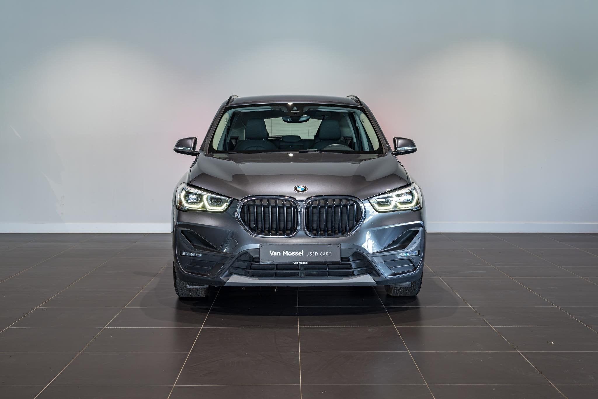 BMW X1 xDrive25e (162 kW), Auto's, BMW, Stof, Gebruikt, https://public.car-pass.be/vhr/1b296abb-1fda-4dfa-bc35-2567a26fa63c, 1820 kg