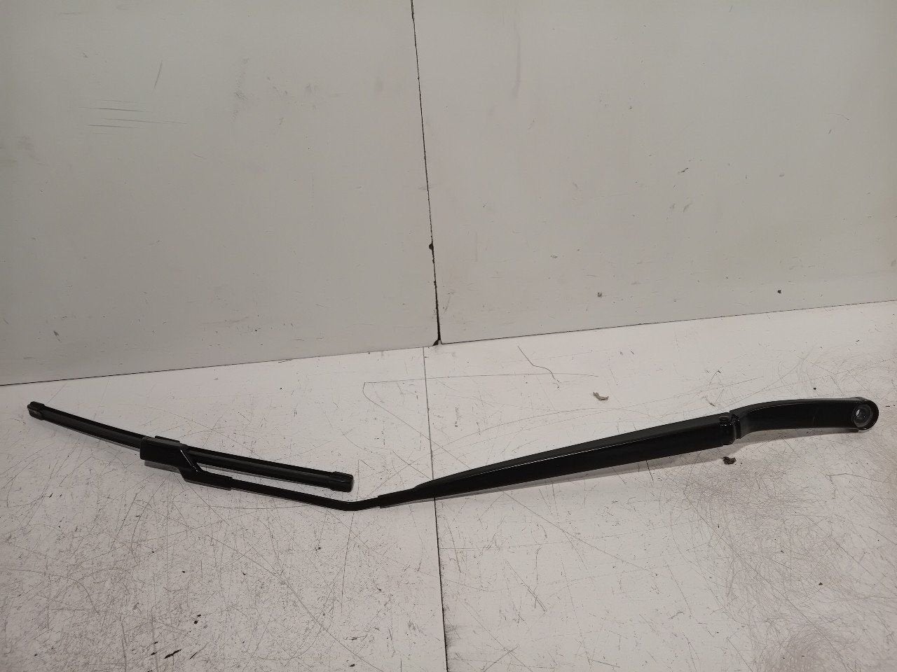 Ruitenwisserarm rechts voor Fiat Tipo, Onderdelen@venauto.nl, Van der Ven Autorecycling B.V., Ettenseweg 76, 4706 PB Roosendaal, The Netherlands