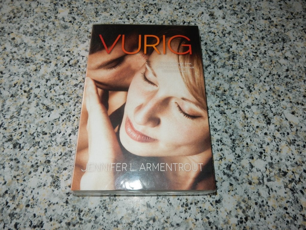 nr.12 - Vurig - Jennifer L. Armentrout - roman, Ophalen of Verzenden
