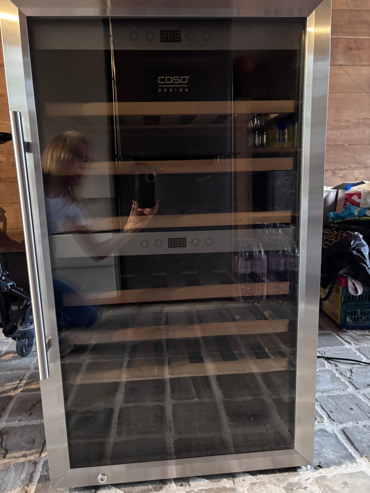 Wijnklimaatkast, Elektronische apparatuur, Minder dan 75 liter, Energieklasse A of zuiniger, 45 tot 60 cm, Ophalen