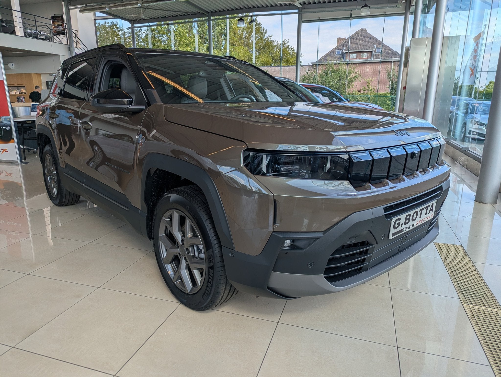Jeep Compass 1.2 E-Hybrid Summit 1st 145pk Automaat*NEW MODE, Auto's, Jeep, 1199 cc, Bruin, Bedrijf, 5 zetels