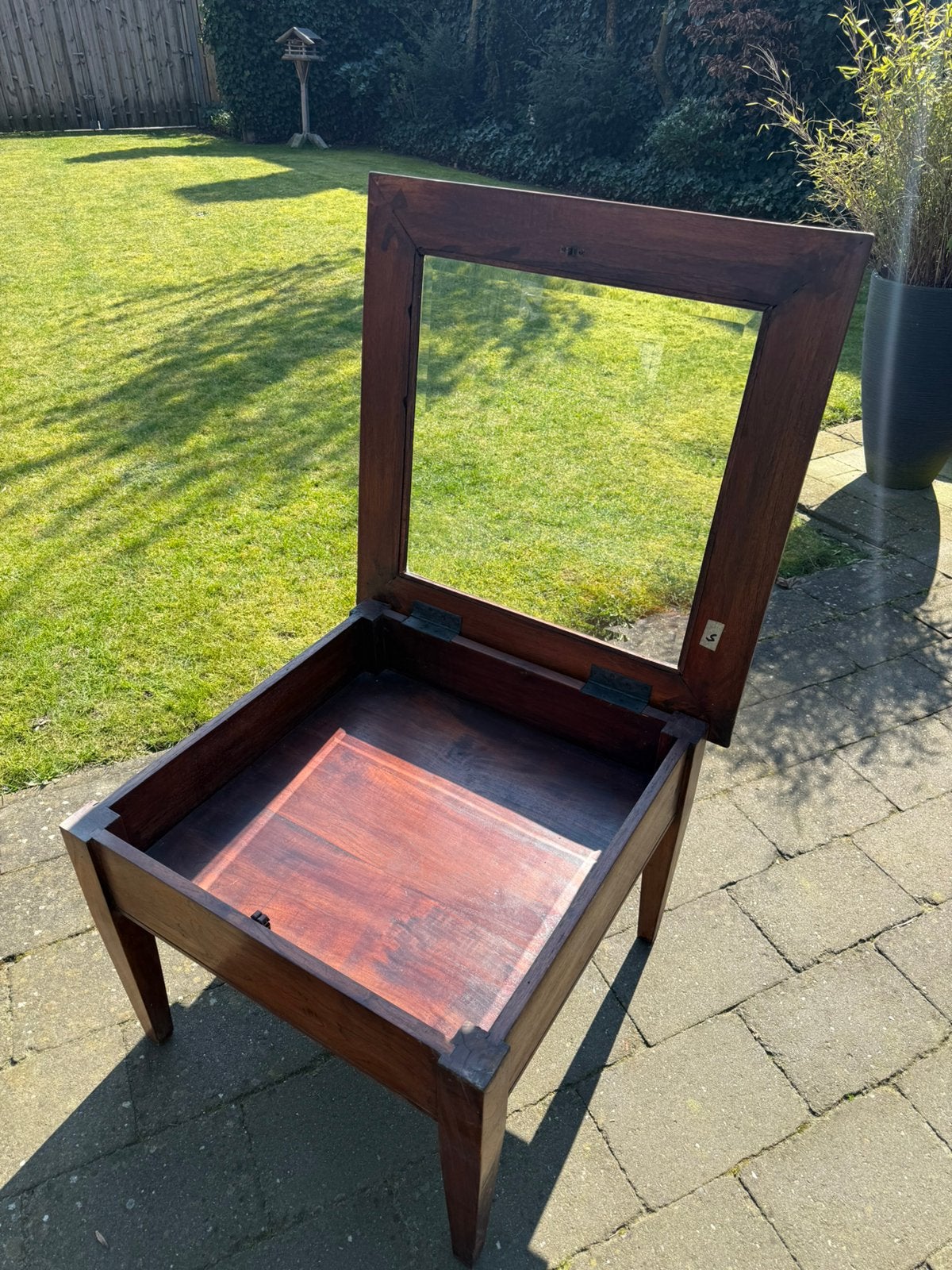 Antieke teakhouten tafel 70 x 70 cm, Ophalen, Zo goed als nieuw