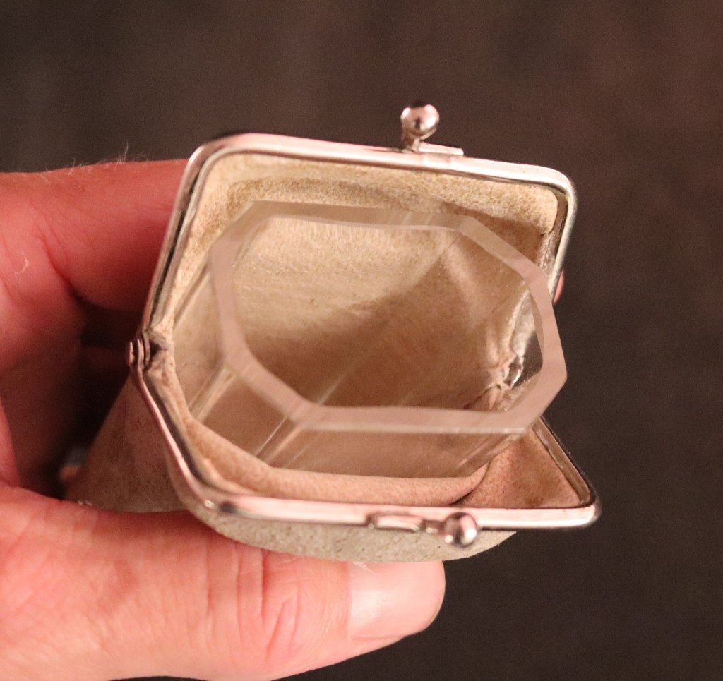 Verre ancien dans un étui, Enlèvement ou Envoi