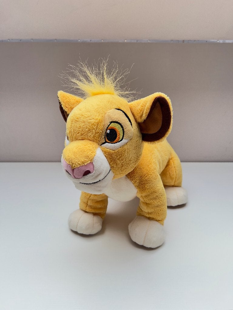 Disney Store Simba The Lion King Knuffel — Lion Cub Standing, Ophalen of Verzenden, Leeuwenkoning of Jungle Boek, Gebruikt, Knuffel