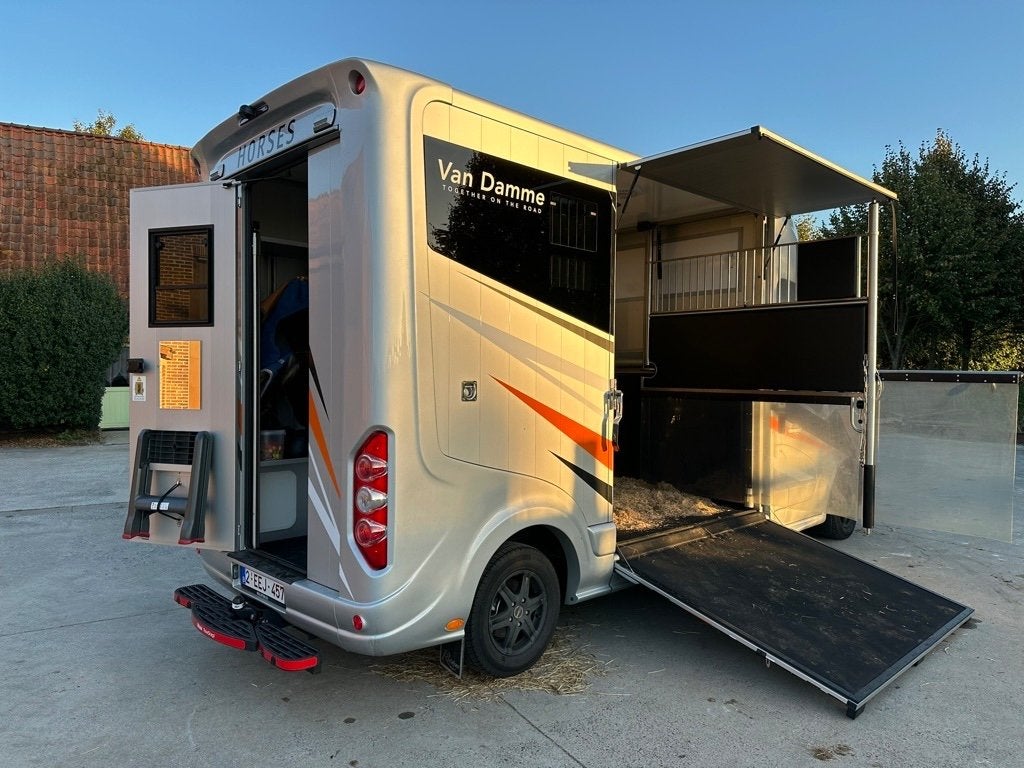 Camionnette transport chevaux, Animaux & Accessoires, Enlèvement, Comme neuf, Aluminium, Autres types